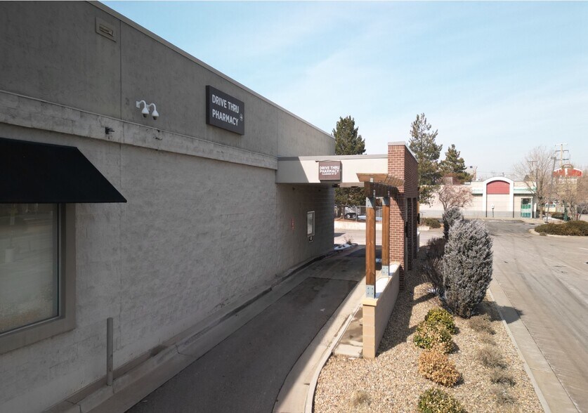 More Photos Of 7665 W Jewell Ave, Lakewood General Retail For Lease
