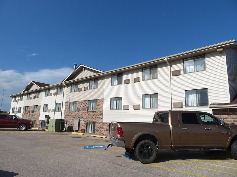 Primary Photo Of 2124 N Lacrosse St, Rapid City Hotel For Sale