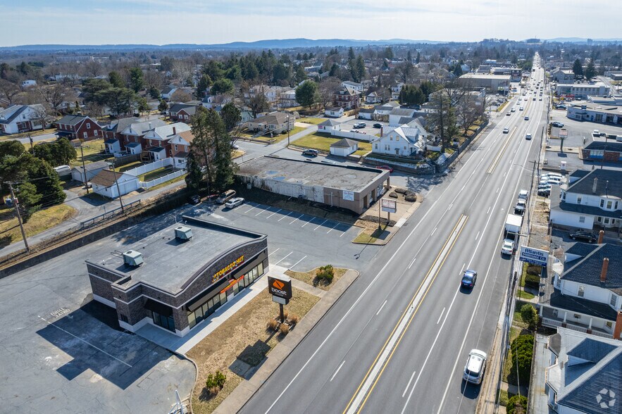 More Photos Of 3725 Walnut St, Harrisburg Restaurant For Lease