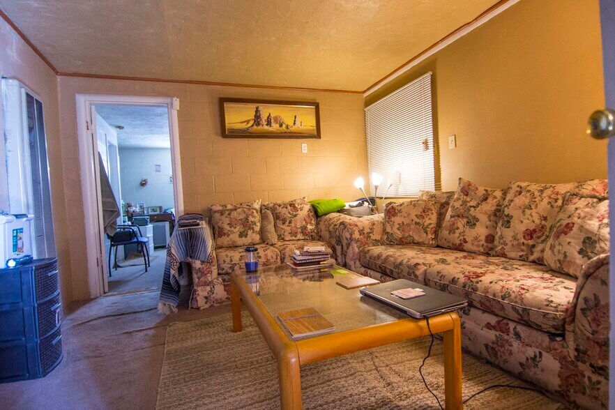 More Photos Of 22430 W Old Highway 66, Seligman Hotel For Sale