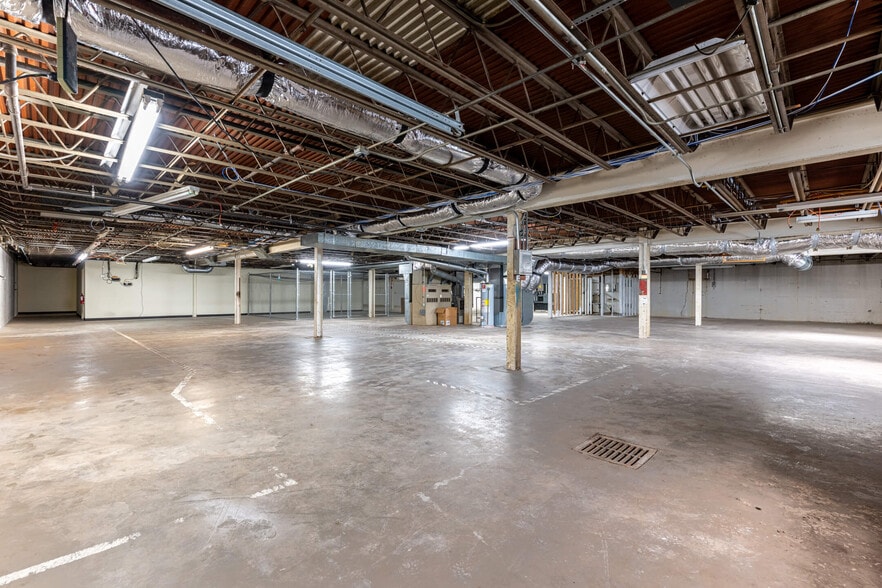 More Photos Of 3040-3050 S Kettering Blvd, Moraine Freestanding For Sale