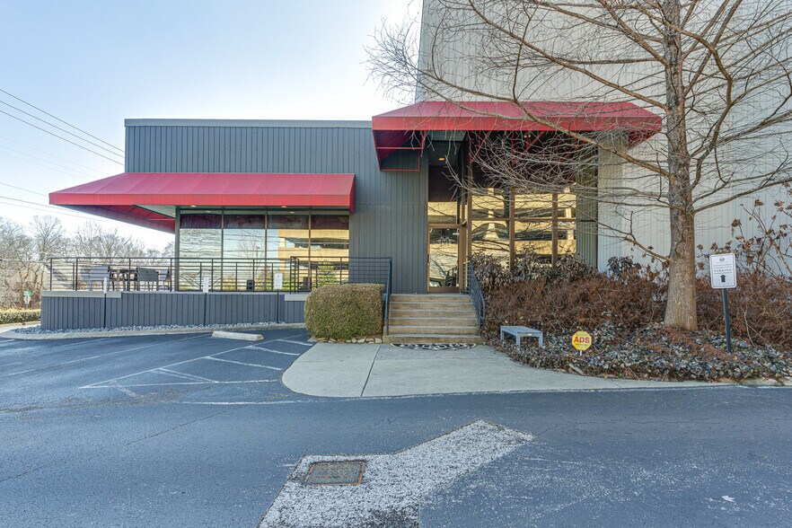 More Photos Of 107 Kenner Ave, Nashville Freestanding For Lease