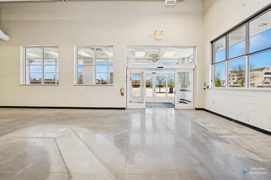 More Photos Of 6905 75th Pl, Pleasant Prairie Supermarket For Lease