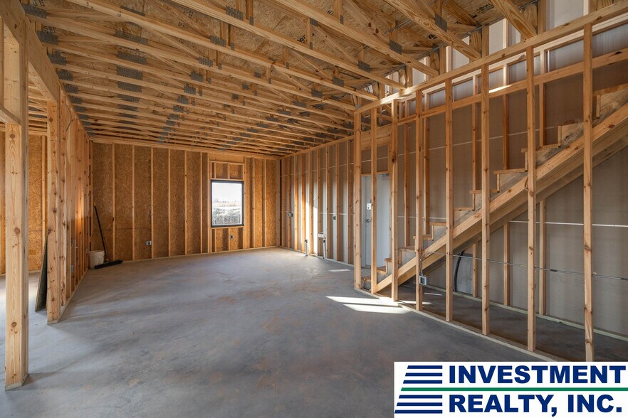 More Photos Of 405 Matlock Dr, Saint James Industrial For Lease