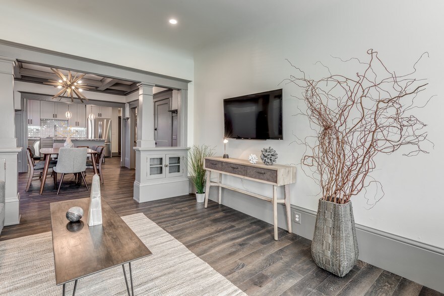 More Photos Of 2109-2111 J St, Sacramento Apartments For Lease