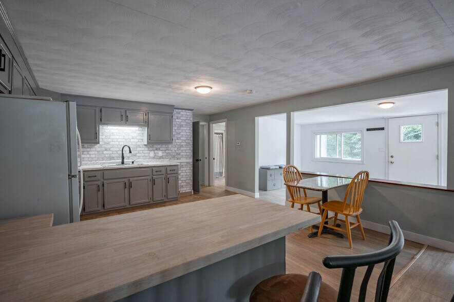 More Photos Of 944 Gibbons Hwy, Wilton Restaurant For Sale