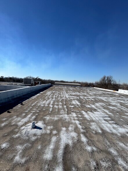 More Photos Of 8716 SE 15th St, Oklahoma City Distribution For Sale