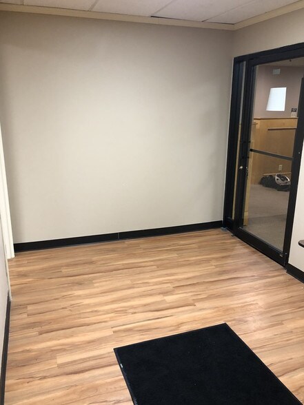 More Photos Of 1330 Niagara Falls Blvd, Tonawanda Storefront Retail Office For Lease