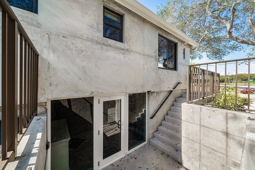 More Photos Of 112 SE 10th St, Delray Beach Office Residential For Lease