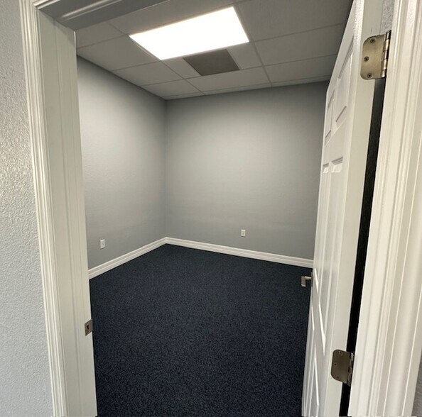 More Photos Of 23330 Harborview Rd, Port Charlotte Flex For Sale