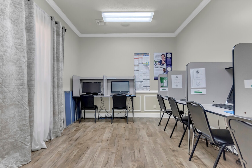 More Photos Of 1501 US Highway 19 S, Leesburg Office For Sale