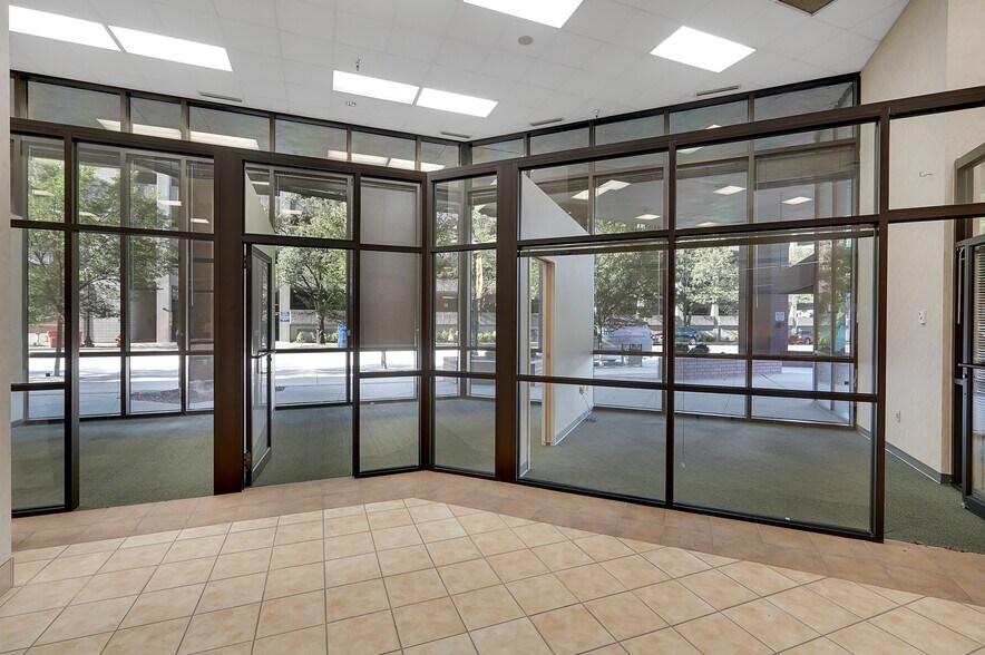 More Photos Of 515 W Market St, Louisville Office For Lease