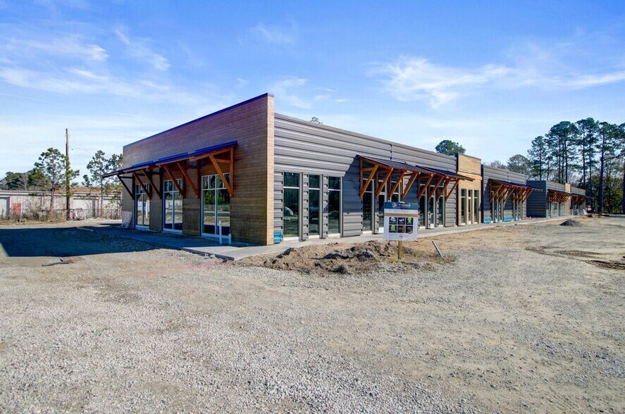 More Photos Of 313 N Maple St, Summerville Flex For Lease