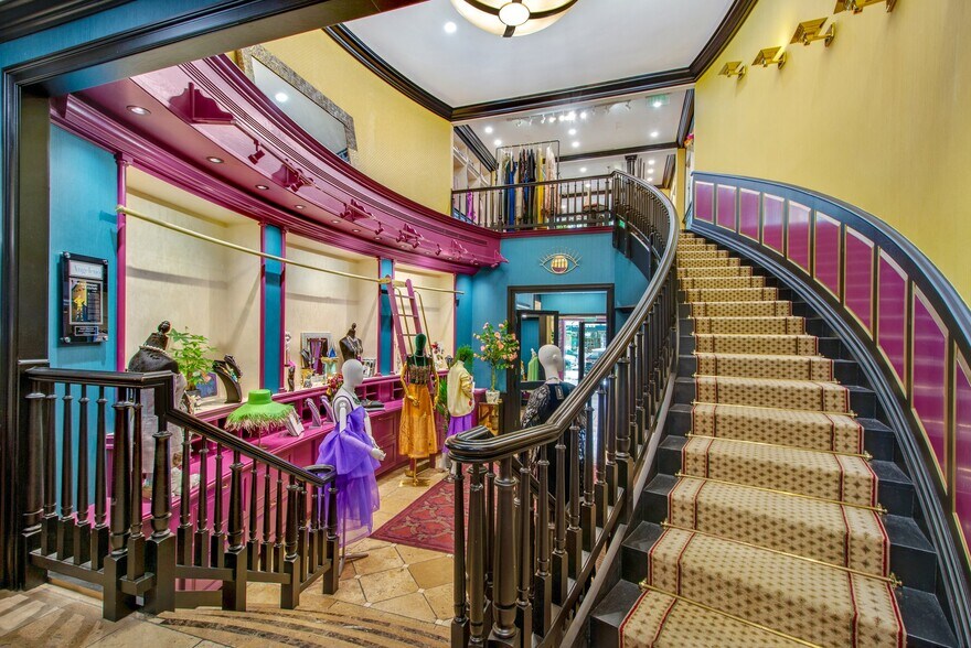 More Photos Of 9625-9647 Brighton Way, Beverly Hills Office For Lease