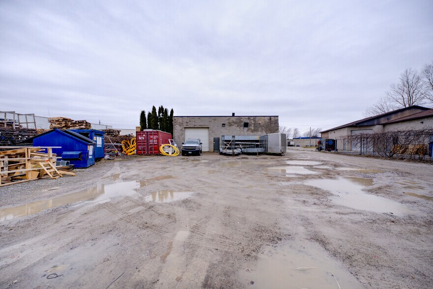 More Photos Of 114 Easton Rd, Brantford Industrial For Sale