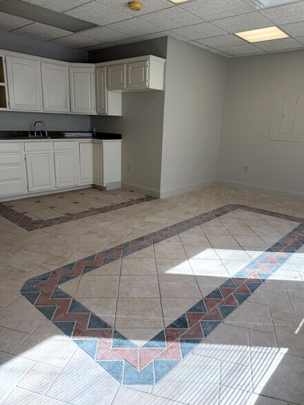 More Photos Of 204 Stalnaker Ave, Warner Robins Coworking Space