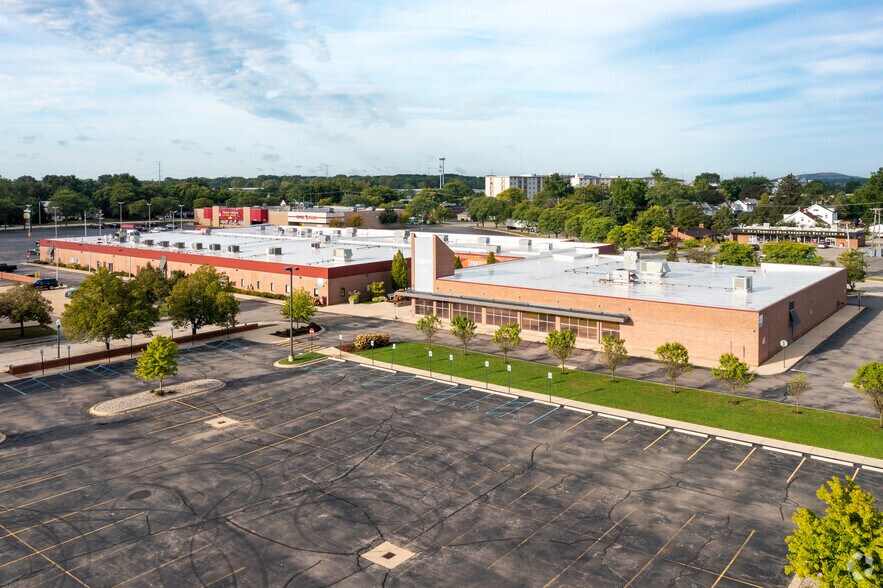 More Photos Of 35425 W Michigan Ave, Wayne Medical For Sale