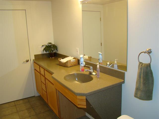 More Photos Of 718 Park Ave, Beaver Dam Office For Sale