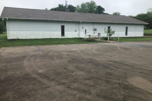 More Photos Of 915 Country Club Rd, Cleburne Religious Facility For Sale