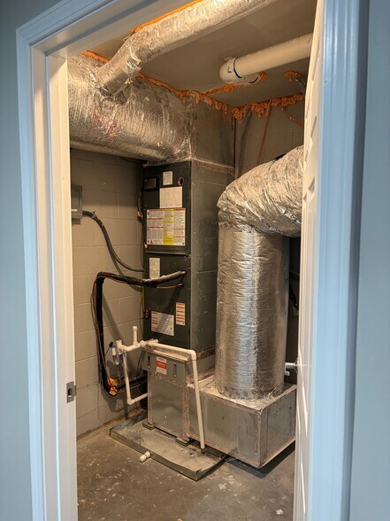 More Photos Of 140 Bridges Rd, Mauldin Office For Lease