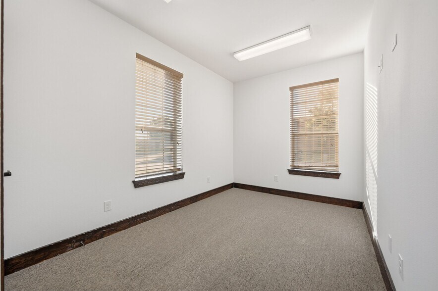 More Photos Of 131 Quest Ct, Keller Office For Lease