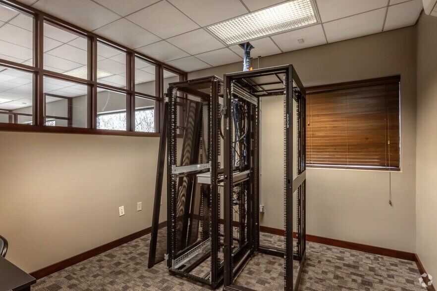 More Photos Of 11821 Telge Rd, Cypress Office For Sale