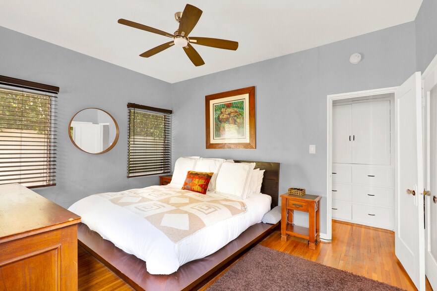More Photos Of 811 N Citrus Ave, Los Angeles Multifamily For Sale
