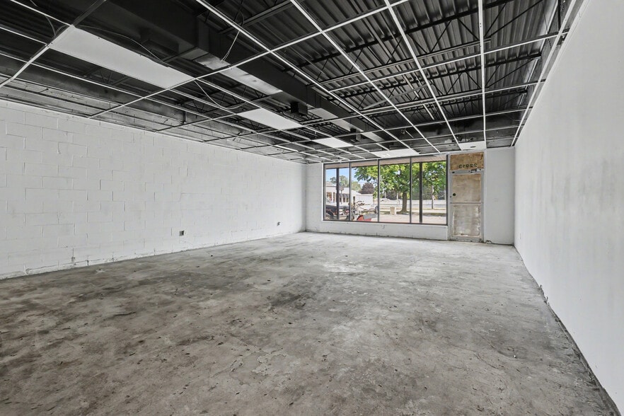 More Photos Of 22909-22917 Van Born Rd, Taylor Freestanding For Sale
