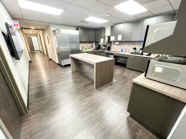 More Photos Of 6401 Holiday Hill Rd, Midland Office For Lease