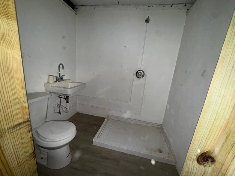 More Photos Of 702 S WC Owen Ave, Clewiston Office Residential For Sale