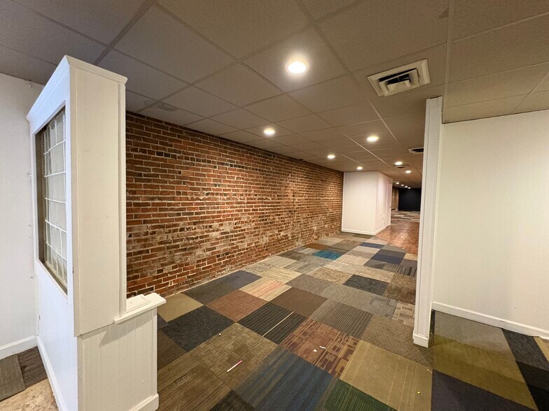 More Photos Of 209 10th St, North Wilkesboro Medical For Lease