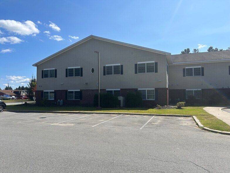 More Photos Of 375 Bay Rd, Queensbury Medical For Lease