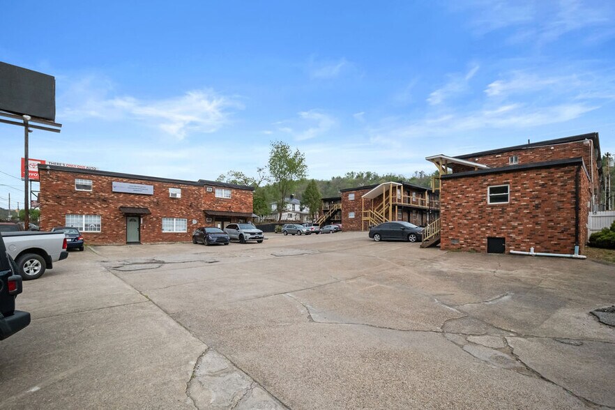 More Photos Of 1607 Bigley Ave, Charleston Apartments For Sale