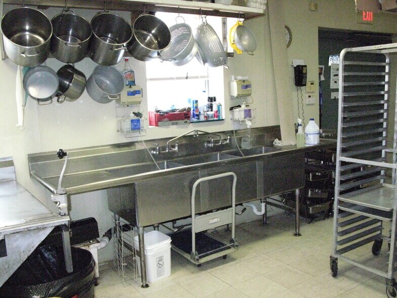 More Photos Of 1922 W Allen St, Allentown Storefront For Lease