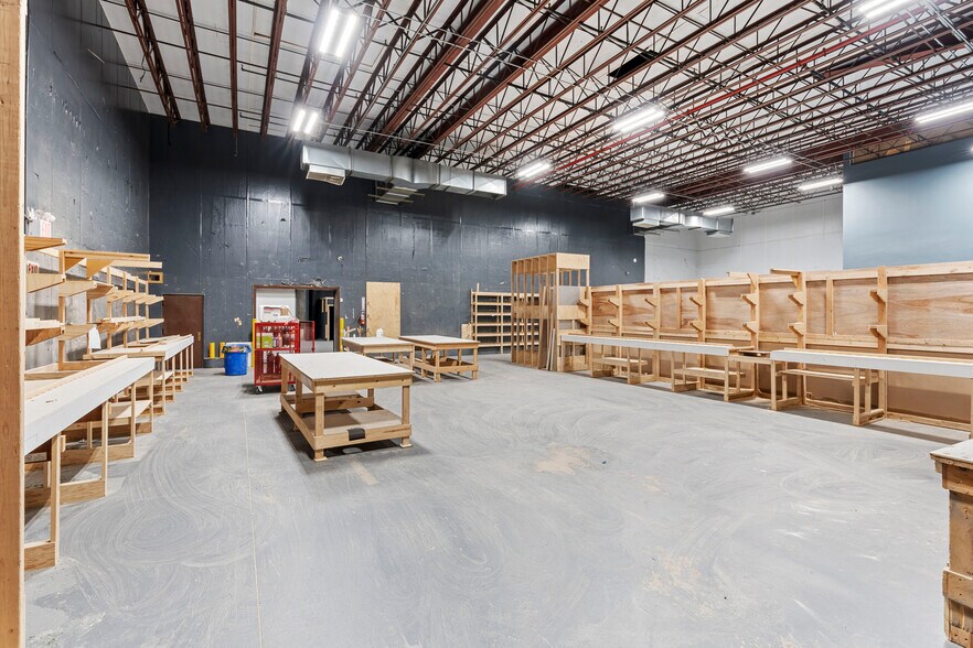 More Photos Of 4865 Arthur Kill Rd, Staten Island Warehouse For Lease