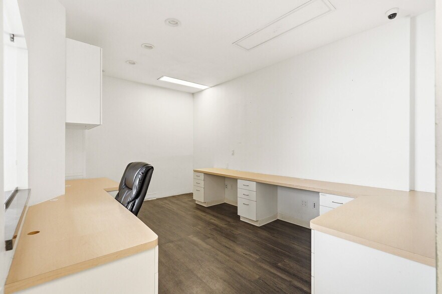 More Photos Of 739-741 N Fairfax Ave, Los Angeles Medical For Sale