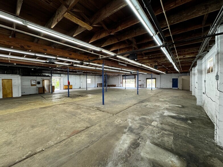 More Photos Of 290 N Rodriguez St, Saint Augustine Warehouse For Lease