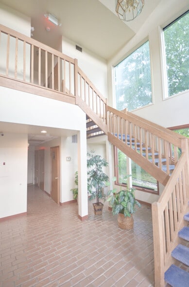 More Photos Of 1 Austin Ave, Iselin Medical For Lease