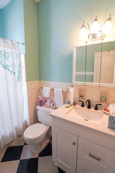 More Photos Of 2404 Auburn Ave, Cincinnati Apartments For Sale