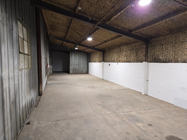 More Photos Of 10 Daisy Ave, Lodi Warehouse For Lease