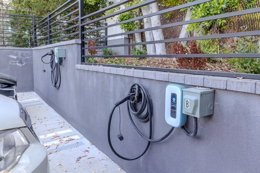 More Photos Of 2700 Prospect Ave, La Crescenta Apartments For Sale