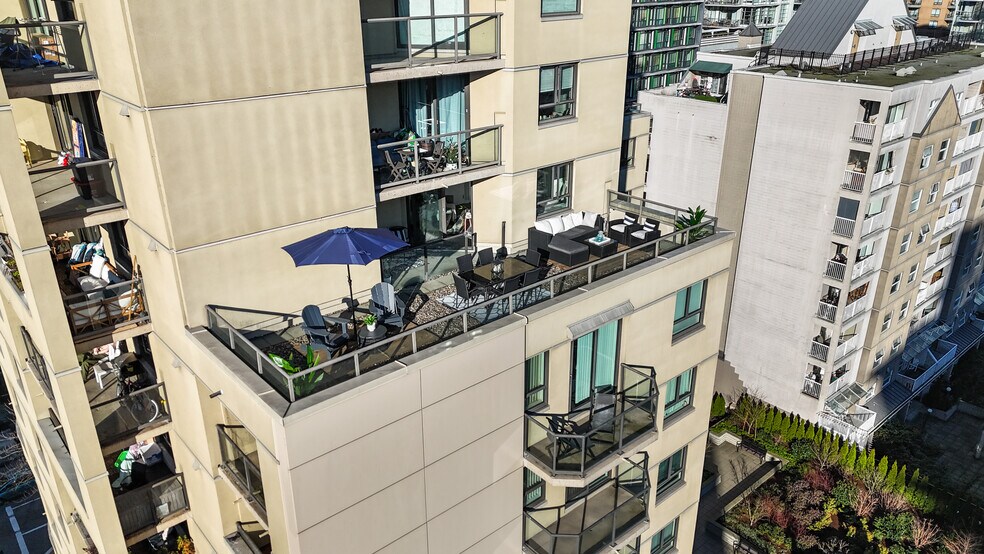 More Photos Of 789 Drake St, Vancouver Apartments For Sale