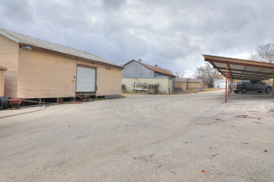 More Photos Of 432 S Lincoln St, Fredericksburg Land For Sale