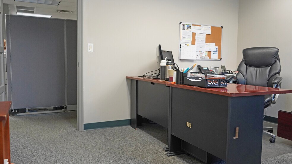 More Photos Of 483 Montgomery Rd, Altamonte Springs Office For Sale