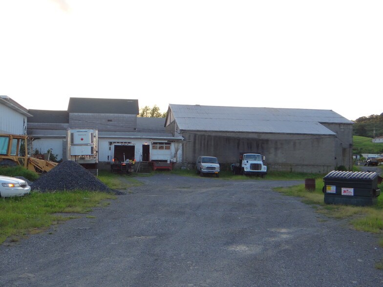 Primary Photo Of 275 Lattintown Rd, Marlboro Refrigeration Cold Storage For Sale