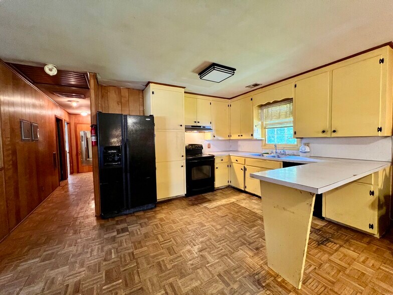 More Photos Of 1321 Stallings Rd, Matthews Office Residential For Sale