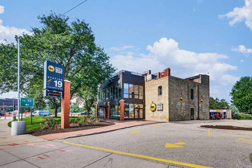 More Photos Of 2001 University Ave SE, Minneapolis General Retail For Sale