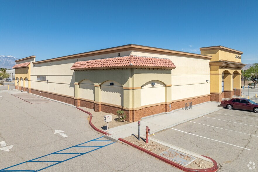 More Photos Of 39155 Washington St, Palm Desert Drugstore For Lease