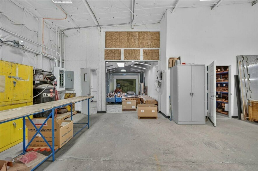 More Photos Of 925 M St, Firebaugh Manufacturing For Sale