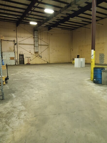 More Photos Of 501 W 11th St, Panama City Light Manufacturing For Lease